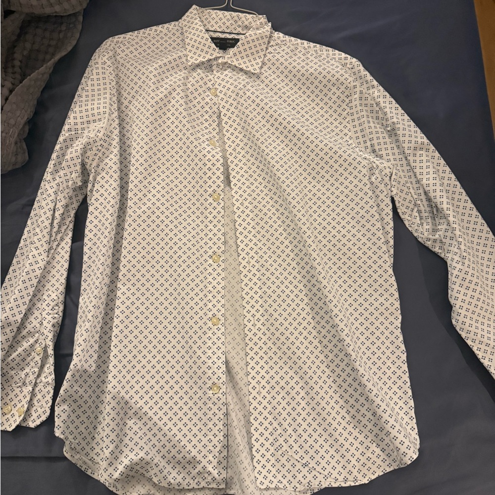Banana Republic White and Blue Patterned Shirt